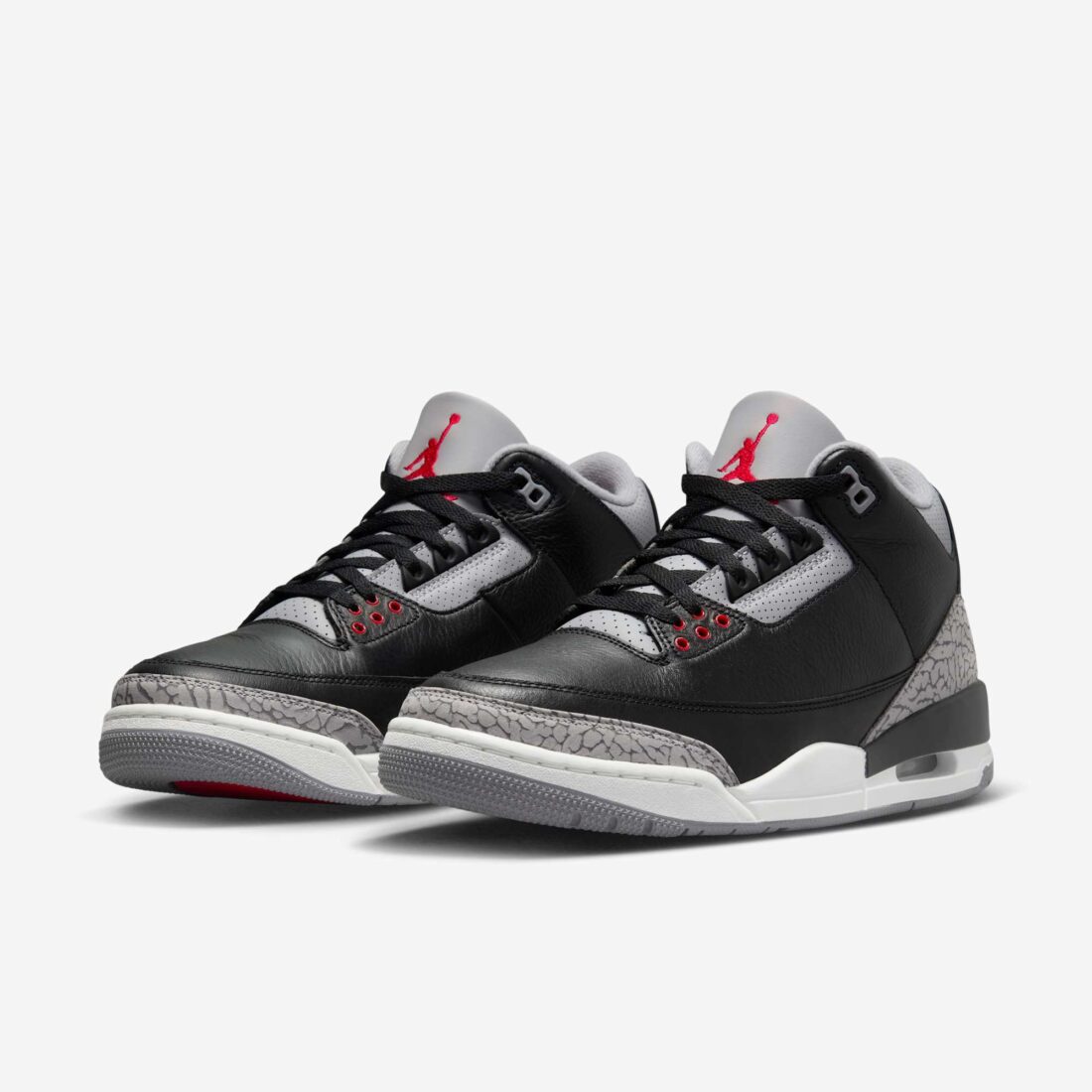 Read more about the article Air Jordan 3 Retro Black Cement: A Timeless Icon